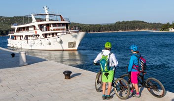 MTB Cruise Kvarner Bay Special - ship Andela Lora